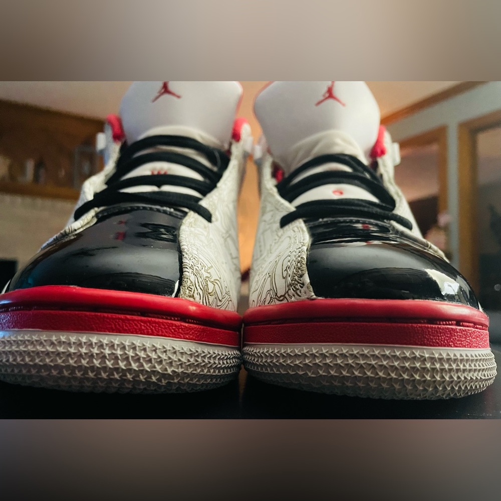 NIKE Air Jordan Dub Zero “Varsity Red”
9.5M-11W
$79 - Picture 3 of 16